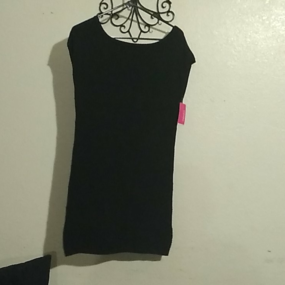 Stretchy fit to your body dress, sleeveless